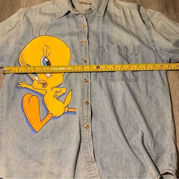 VINTAGE  90s LOONEY TUNES Tweety Bird Men’s Denim Button Down (Size M) - Picture 12 of 15